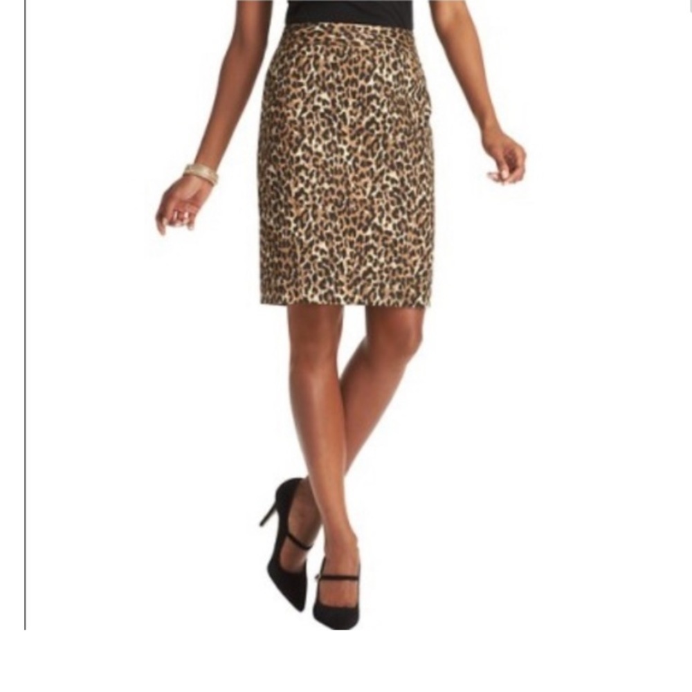 Host Pick 🎉 NWT Ann Taylor Petite Size 0P Silk Blend Leopard Print Pencil Skirt
